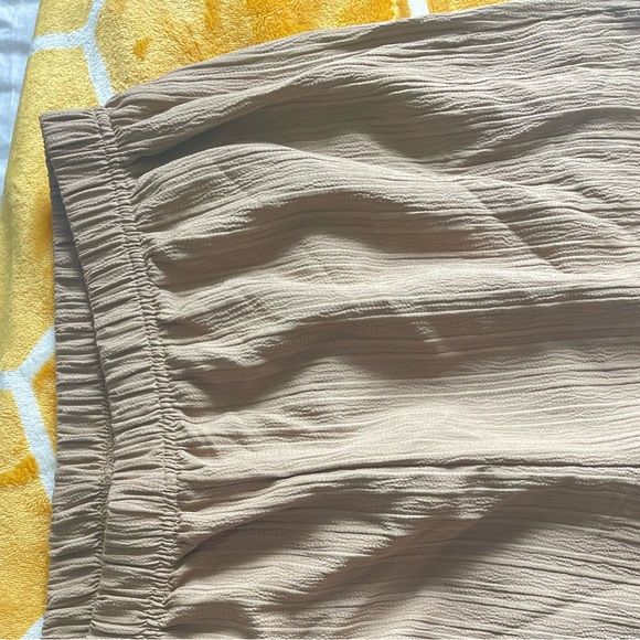 2 wide legged pants. One button and one stretchy. - Picture 6 of 6